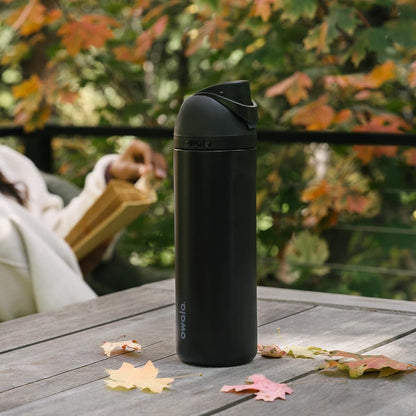 Owala FreeSip Insulated Stainless Steel Water Bottle with Straw, BPA-Free Sports Water Bottle, Great for Travel, 32 Oz, Very, Very Dark